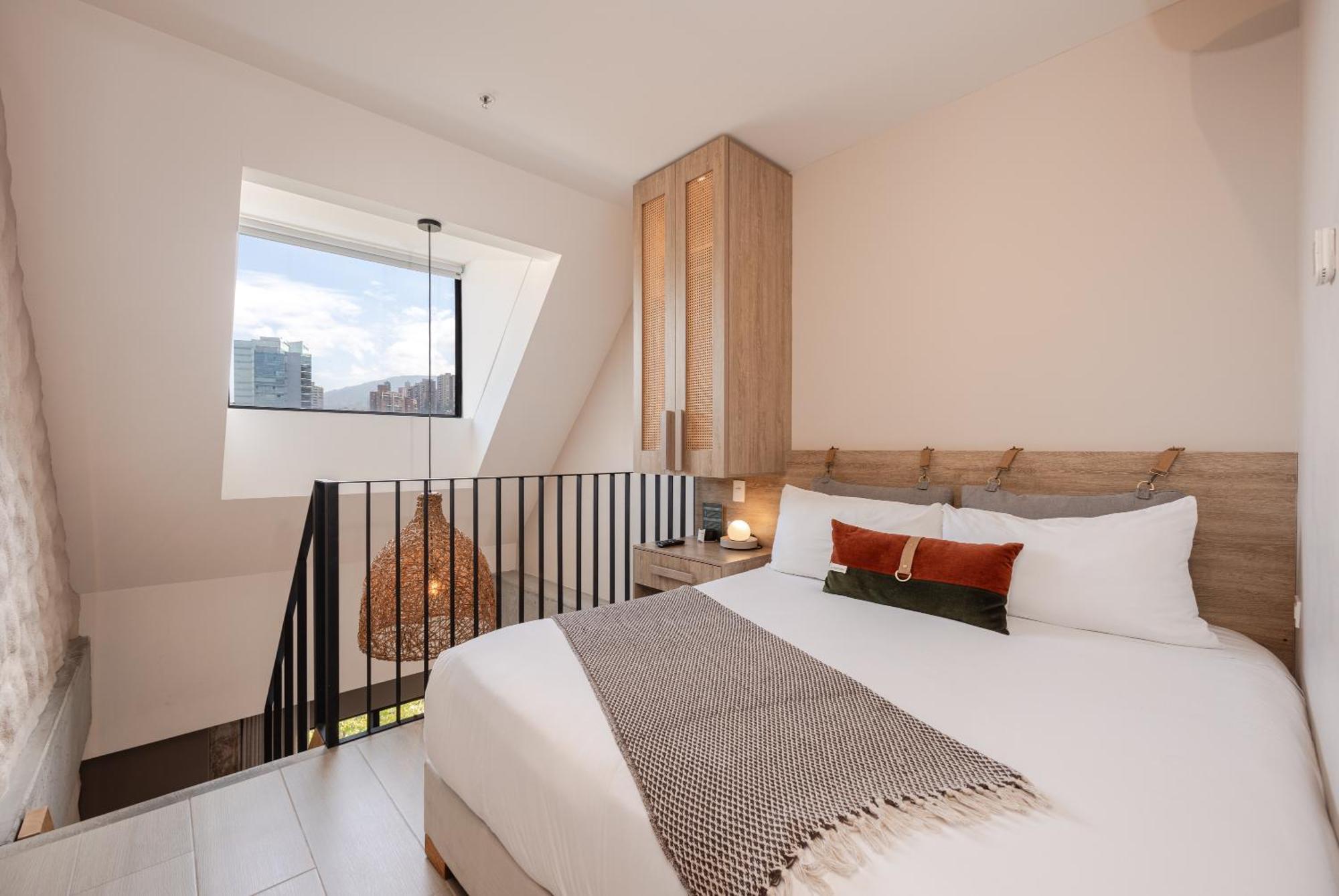 Landmark Hotel 4*